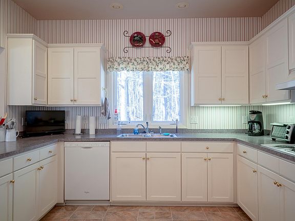 4th image of 70 Mandarina Dr