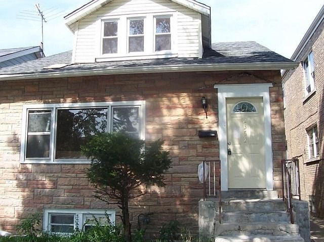 1st image of 2352 N Moody Ave