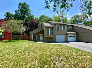 5 Thimbleberry Rd, Malta, NY 12020