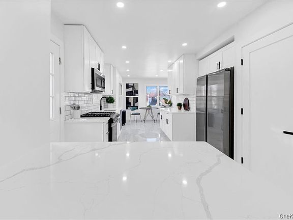 5th image of 20 Mersereau Avenue