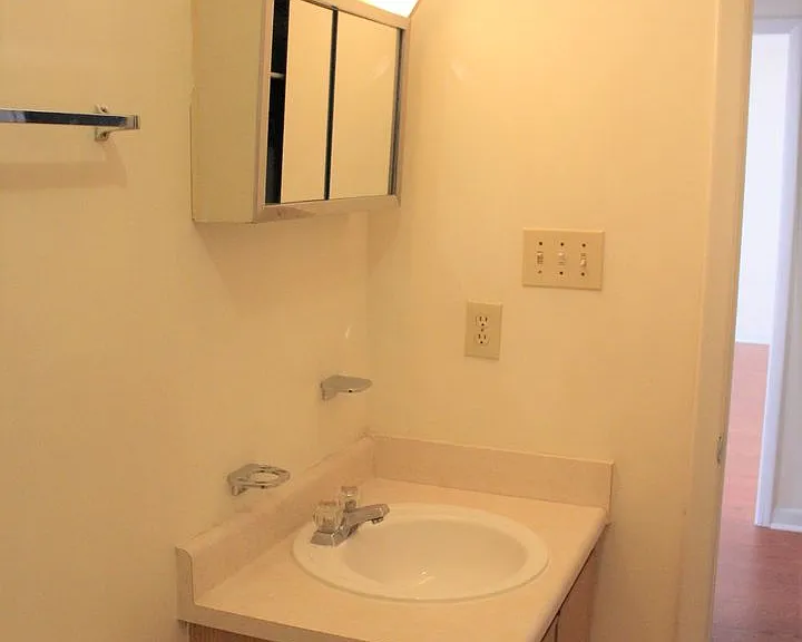 7805 Gallant Ridge Dr — Photo 18