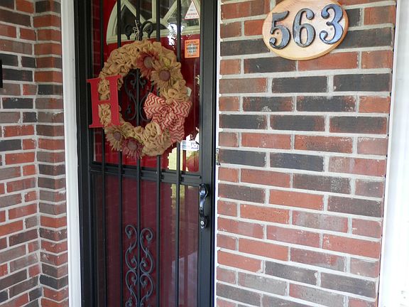 5th image of 563 Leigh Ave