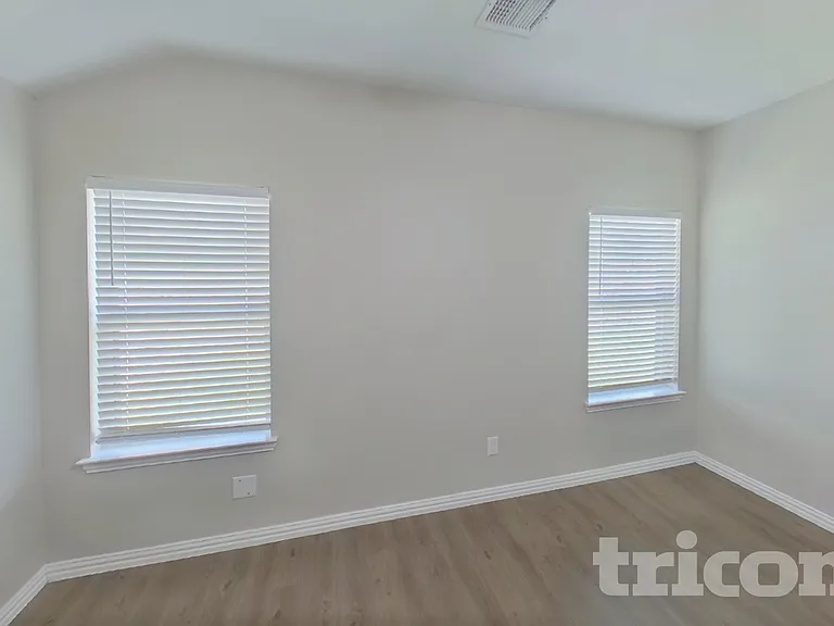 101 Cornell Ave — Photo 6