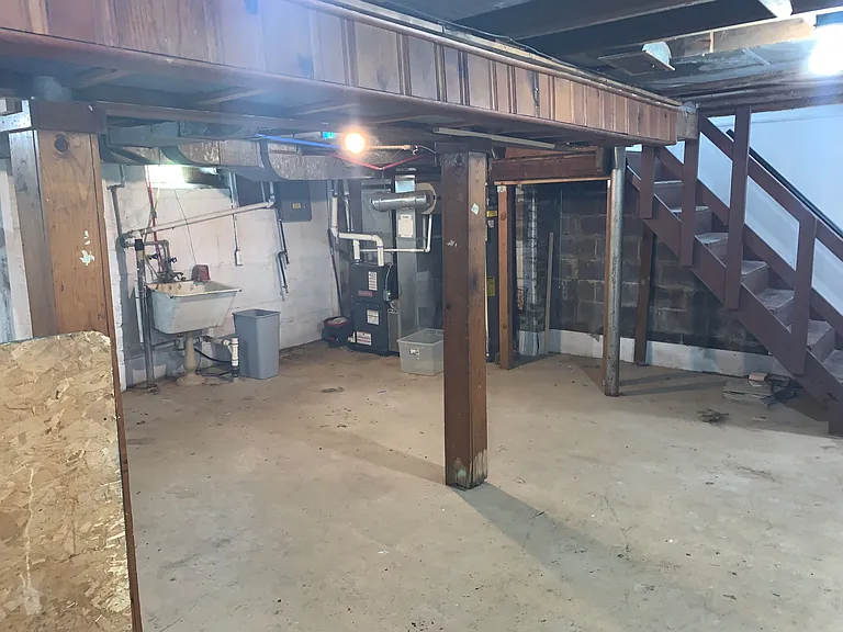 24307 Lexington Ave — Photo 16