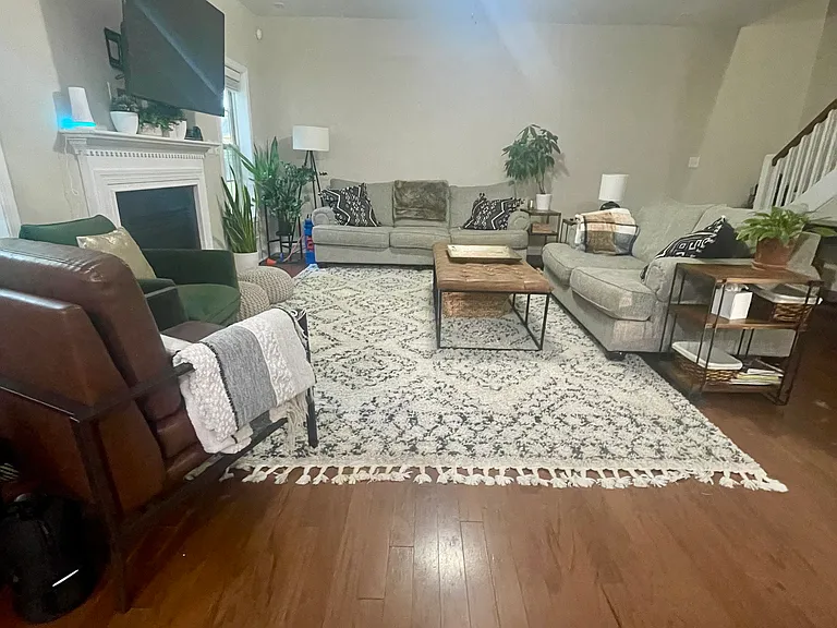 419 Rolling Pines Dr — Photo 3