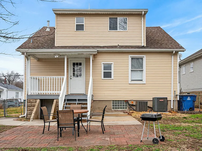 138 W Loretta Ave — Photo 45
