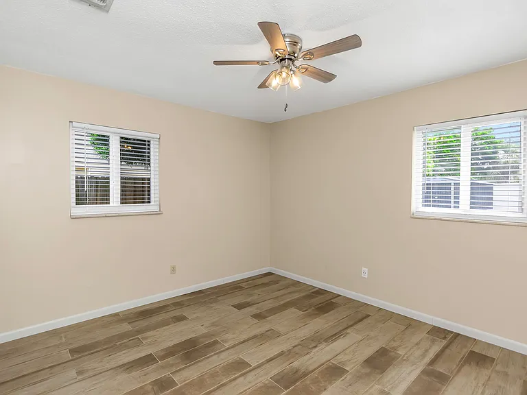 Main bedroom #4 with bathroom