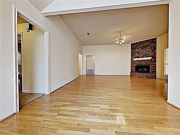 4th image of 6841 Hadley Dr