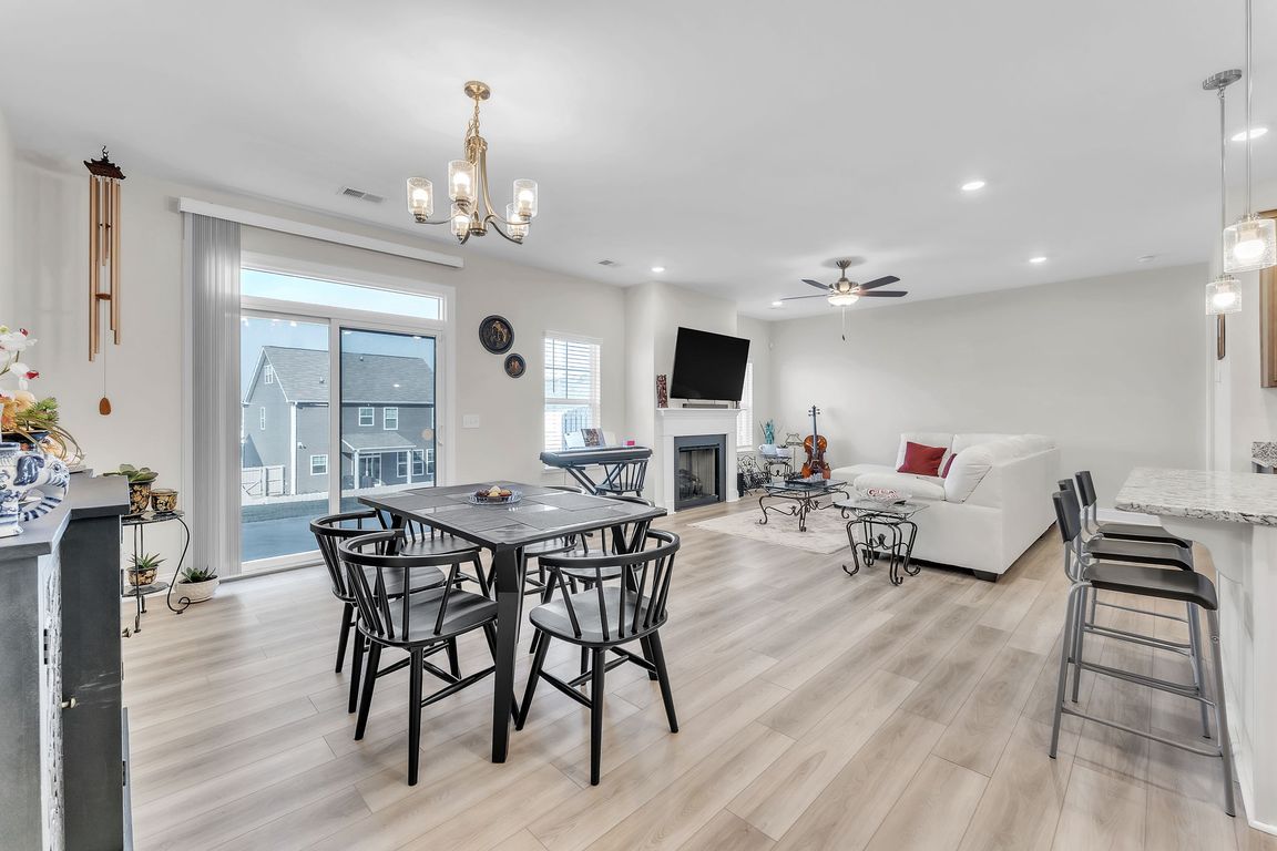 next background image