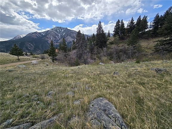2nd image of 125 Rocky Trl