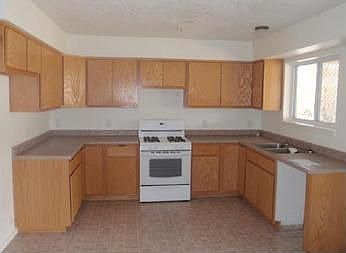 2nd image of 2724 Parque De Oeste Dr