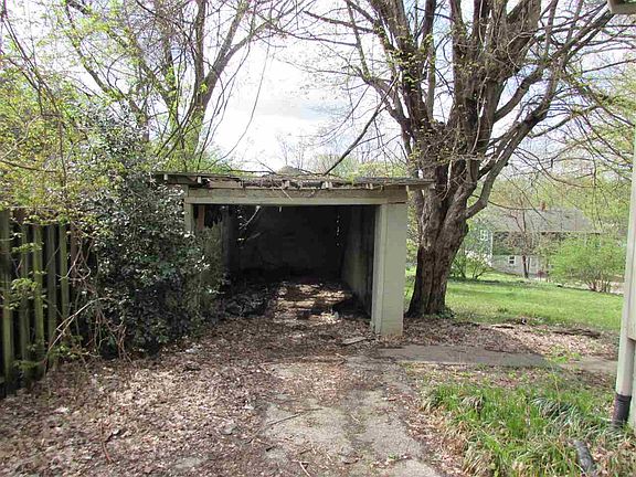 4th image of 1221 Speedway Ave