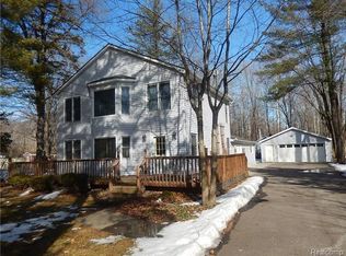 19830 Merriman Ct, Livonia, MI 48152