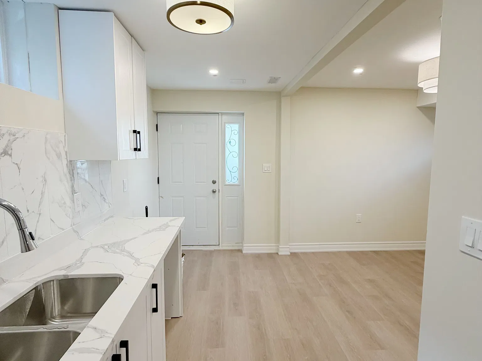 2 bed, $1,880 — Photo 2