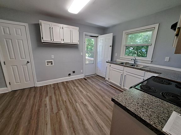 4th image of 910-912 Pittsburg Ave #1