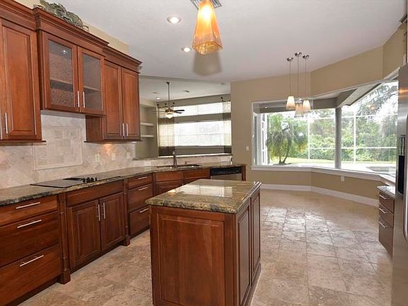 4th image of 2120 Langley Cir