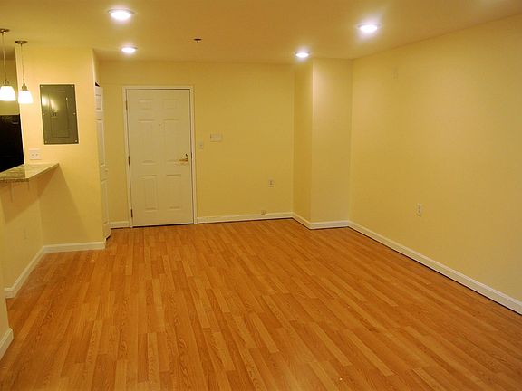 5th image of 324 Washington St APT G05