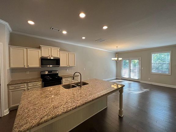3rd image of 282 Braemore Mill Dr