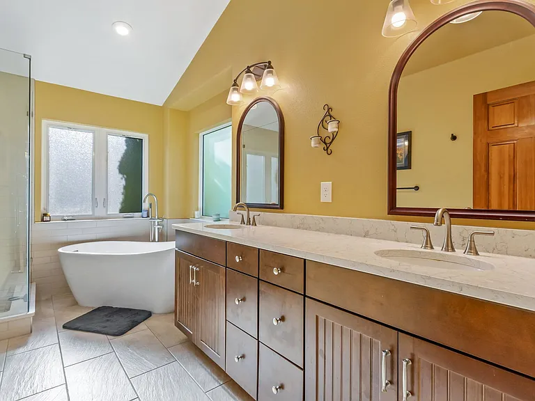 3761 Bromley Dr — Photo 13