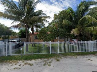576 NW 147th St, Miami, FL 33168