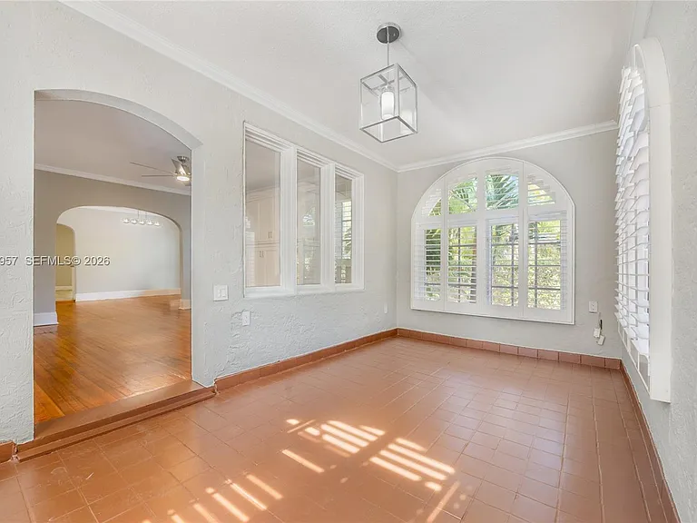 1110 Pizarro St — Photo 5