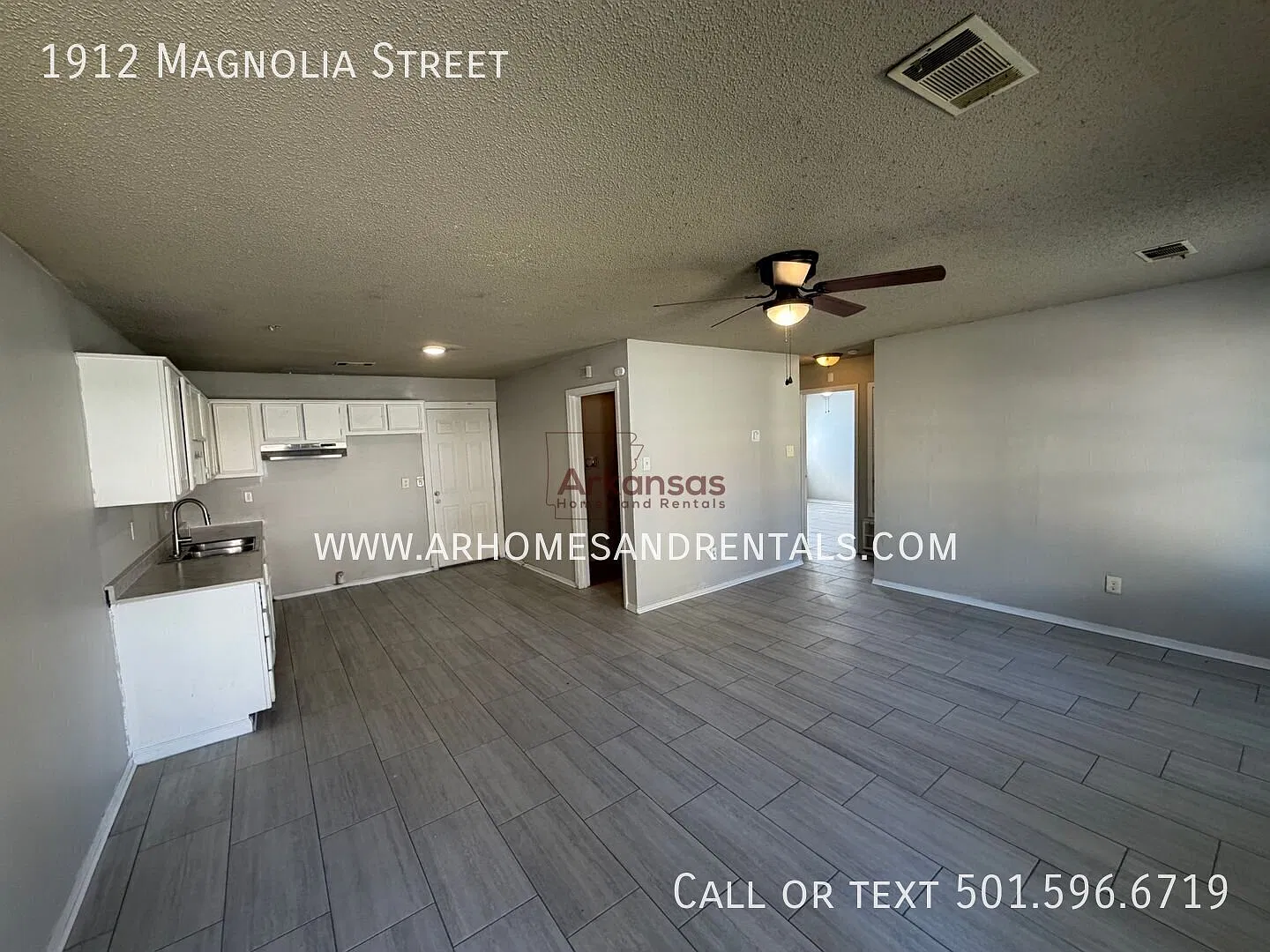1/2 Off First Month's Rent ~ 1912 Magnolia Street - 2 Bedrooms l 1 Bathroom — Photo 3