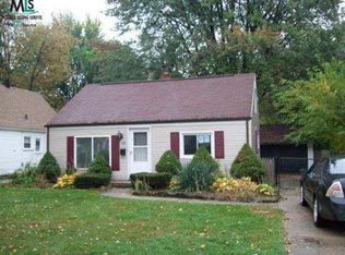 13 Ellwood St, Mount Clemens, MI 48043