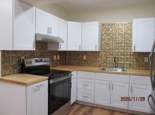 2 Pleasant St SUITE 3, Claremont, NH 03743