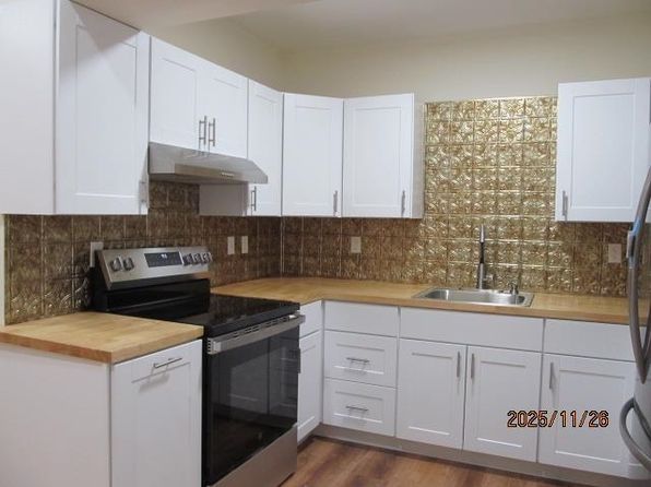 2 Pleasant St Suite 3