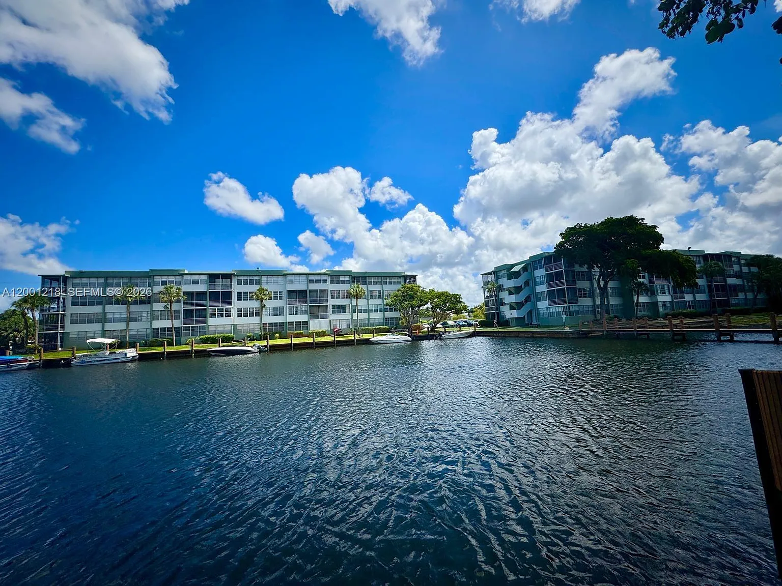 Watergate Condominium No — Photo 4