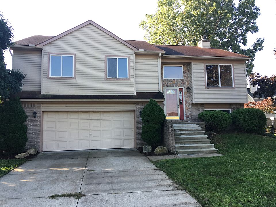 1st image of 45263 Lindsey Dr