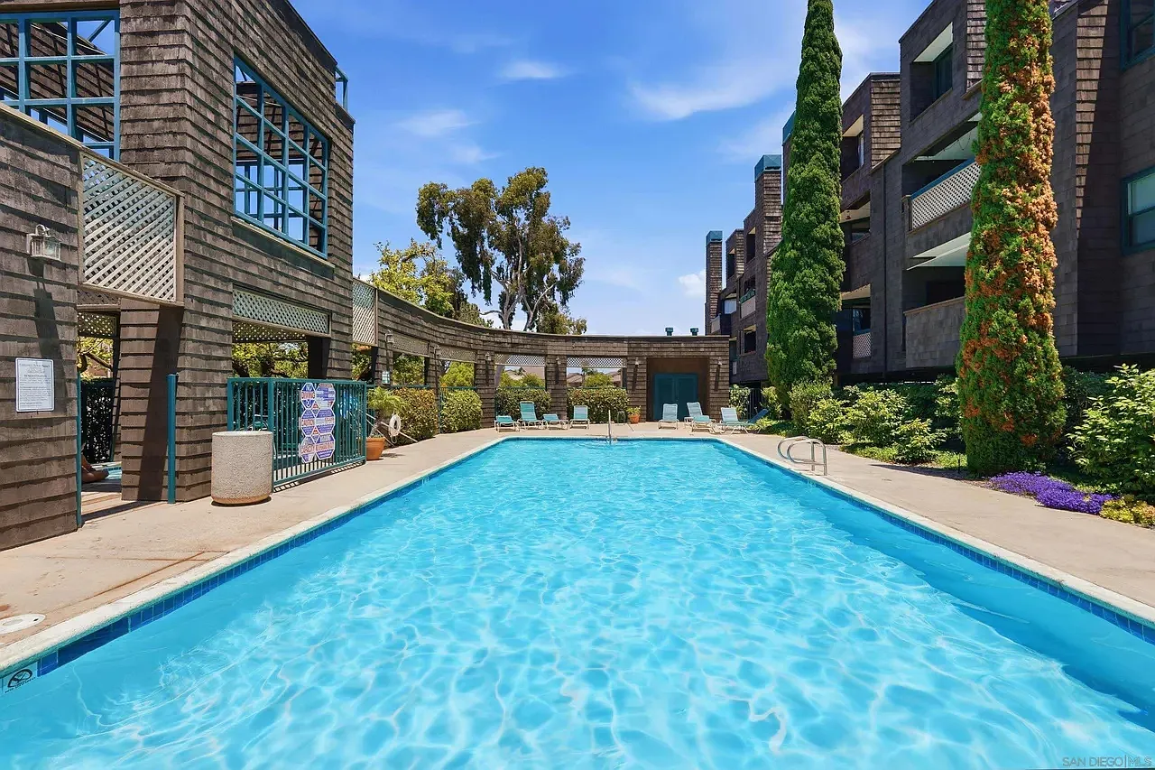 2 bed, 1100 sqft, $3,795 — Photo 1