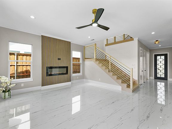 5th image of 707 Buckalew St