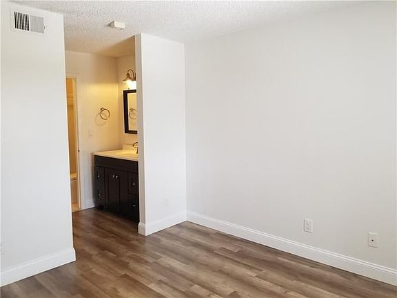 5th image of 717 530th Ave #168