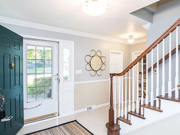 3rd image of 3035 Foxcroft St