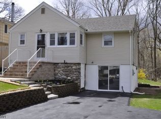 8 Belton St, Stanhope, NJ 07874