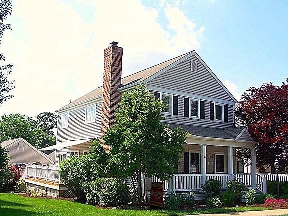 2nd image of 611 Yardley Ln