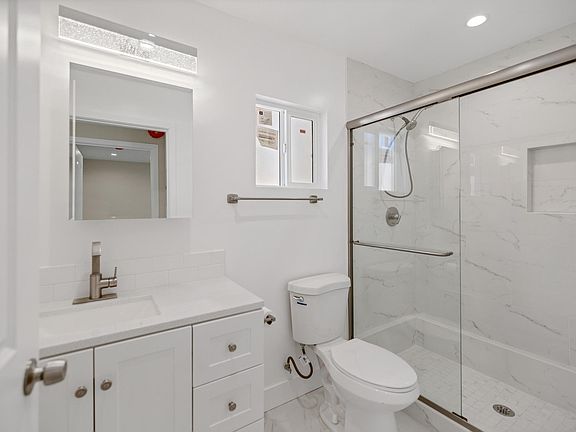 5th image of 6935 Fallbrook Ave