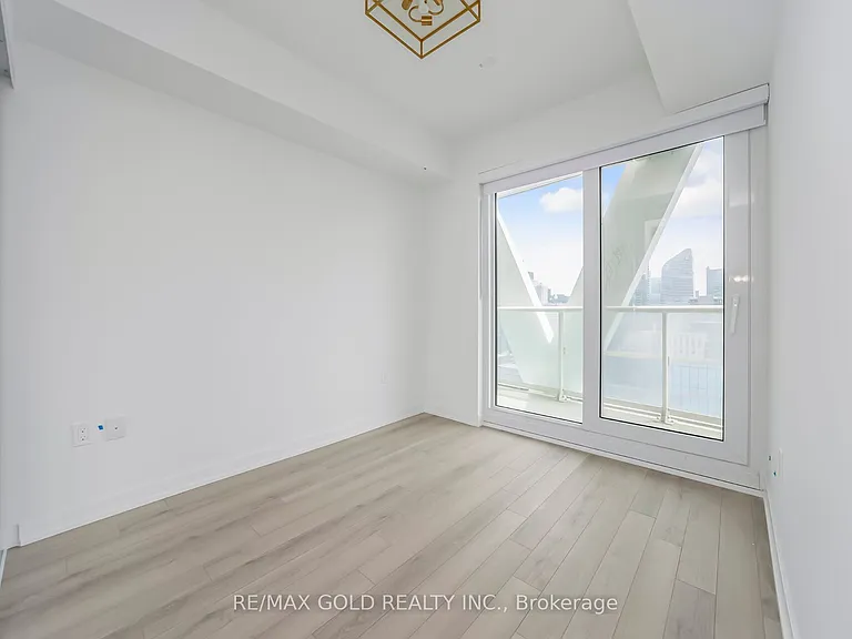 230 Simcoe St #2818 — Photo 22