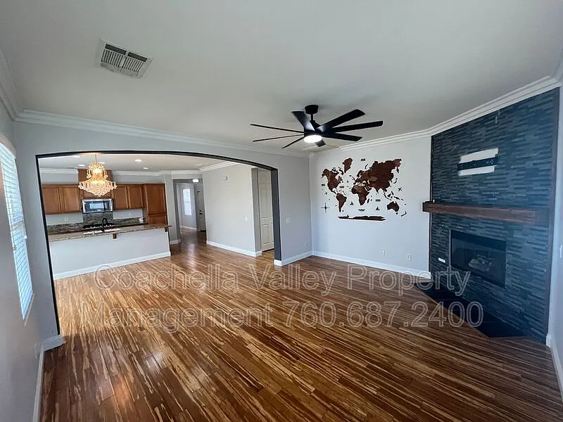 3 bed, 2.0 bath, 1756 sqft, $2,945 — Photo 2