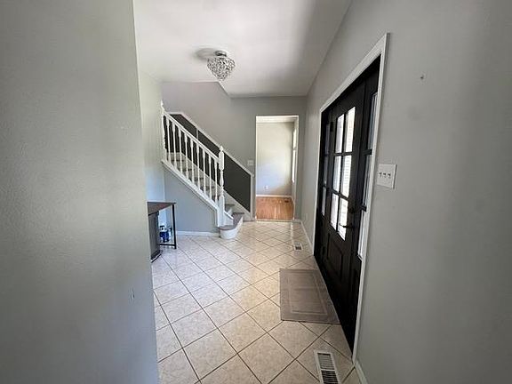 3rd image of 113 E Woodland Ave