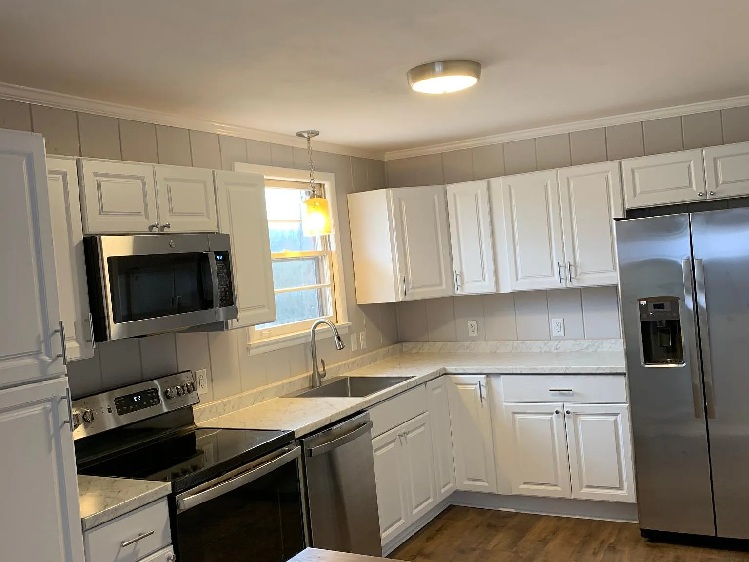 2505 Lazenby Dr — Photo 3