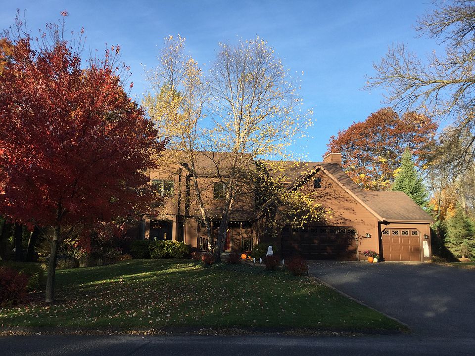 1st image of 30 Deer Hills Dr