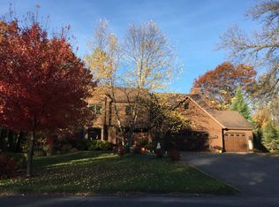 30 Deer Hills Dr, North Oaks, MN 55127