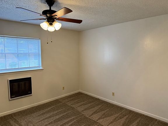 5th image of 910 Sandefur St APT 200