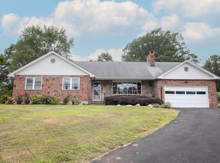 34 Skyline Dr, Plainville, CT 06062