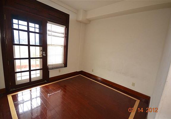 5th image of 930 E 10th St #B