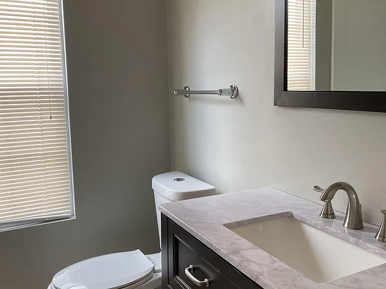 1417 Ashbourne Dr #1 — Photo 12