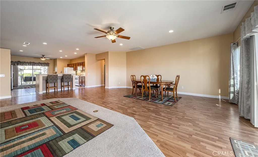 3 bed, 2221 sqft, $2,750 — Photo 4