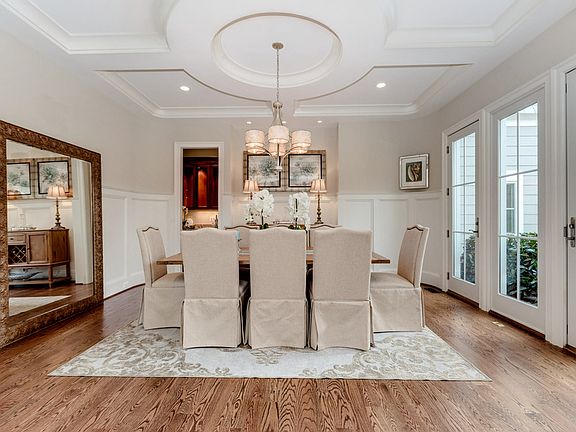 DR w/custom coffered ceiling, leads to Butler's Pantry